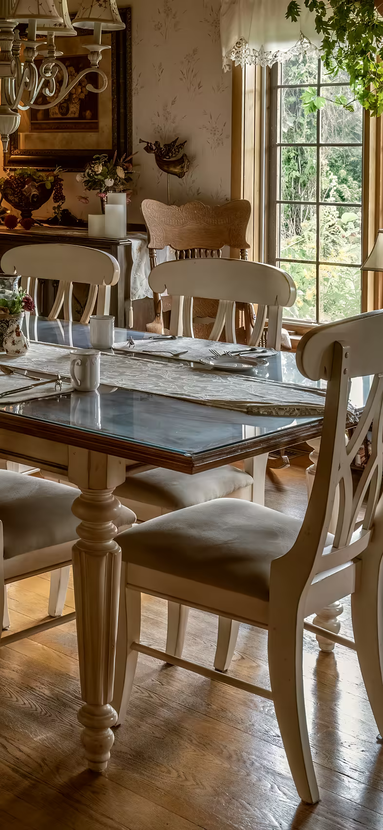 Kardeşler Restoran salonundan pencere kenarı